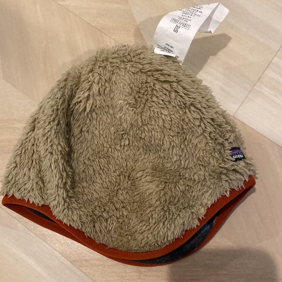 Patagonia reversible 12M boys hat - Picture 3 of 3